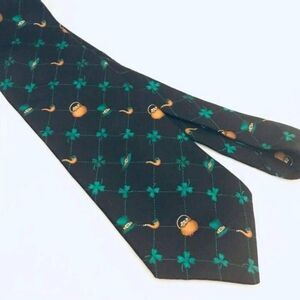#1631  VTG CELEBRATIONS CLOVER POT OF GOLD NECKTIE 55 IN X 4 IN